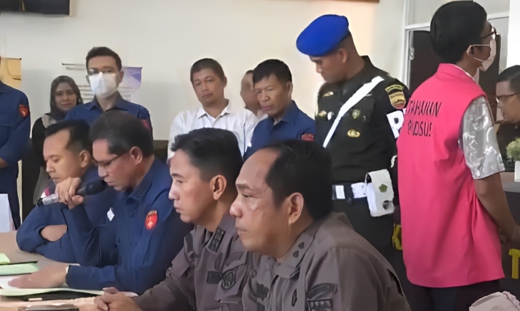 PI (41) mantan Dirut Perumda PSM Padang resmi menjadi pesakitan usai ditetapkan sebagai tersangka dugaan korupsi, Kamis&nbsp;(22/5/2025).