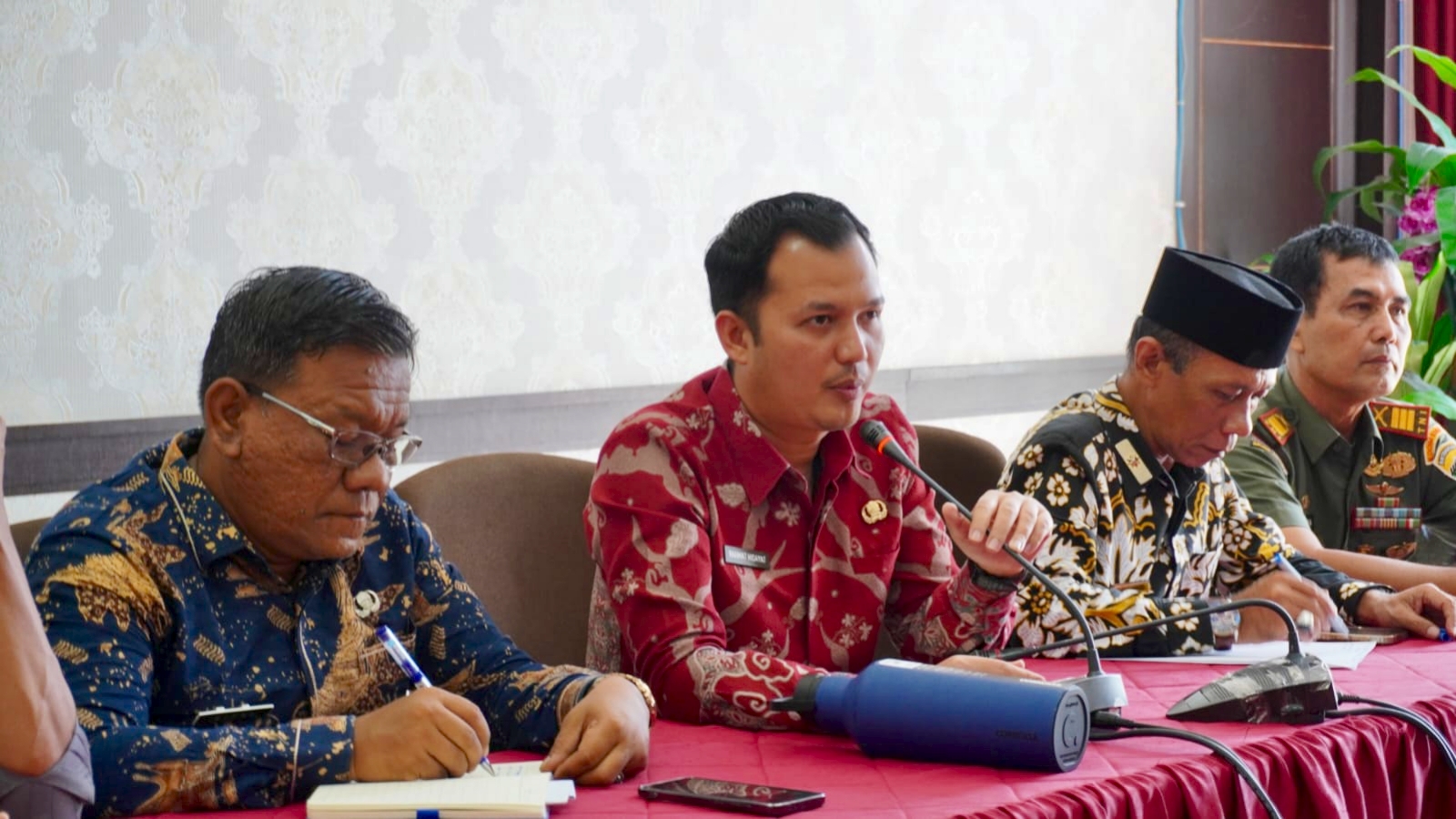 Wabup Padangpariaman, Rahmat Hidayat, meminta SKB tentang hiburan malam ikut diawasi dengan ketat oleh masyarakat dan nagari.