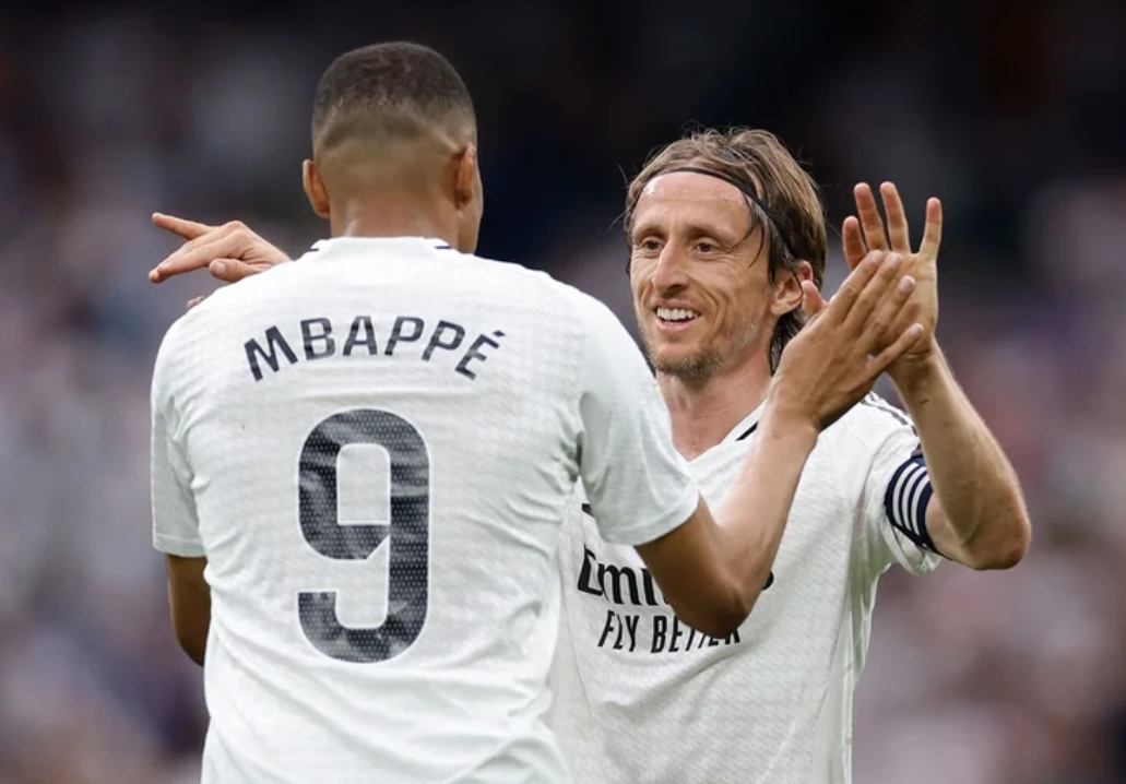 Penyerang Real Madrid, Kylian Mbappe mencetak dua gol ke gawang Real Sociedad dalam laga perpisahan dengan Luka Modric dan Carlo Ancelotti. (Foto: realmadrid.com)