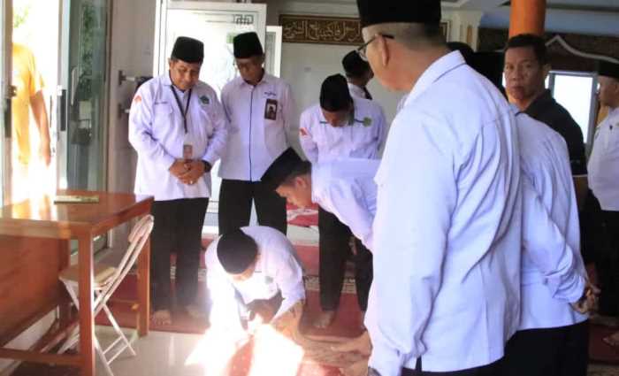 Umat Islam dapat mengecek arah kiblat secara akurat saat matahari tepat di atas Ka