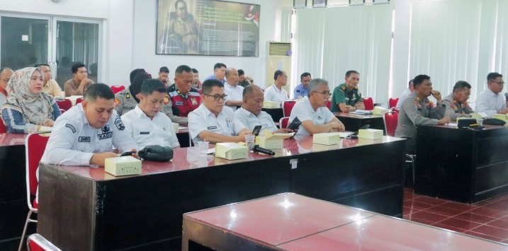 Rapat Pembentukan Satgas Terpadu Operasi Penanganan Premanisme dan Organisasi Kemasyarakatan (Ormas) Bermasalah yang dinilai mengganggu keamanan masyarakat, investasi, dan dunia usaha di wilayah Agam.