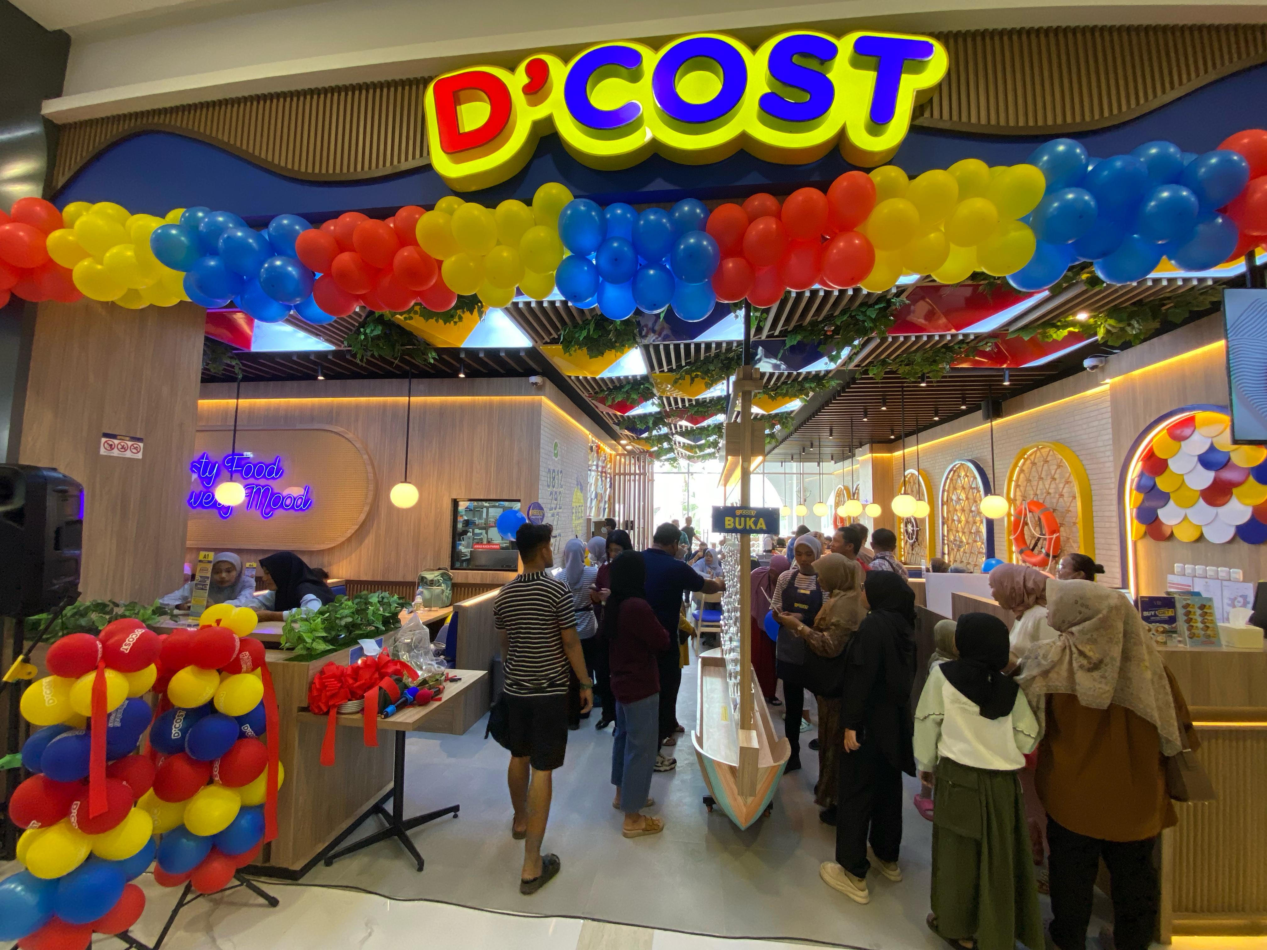 Restoran seafood favorit keluarga Indonesia, D&rsquo;COST, kembali hadir di Kota Padang dengan membuka cabang terbarunya yang ke-68 di Basko City Mall, Kamis (29/5/2025).