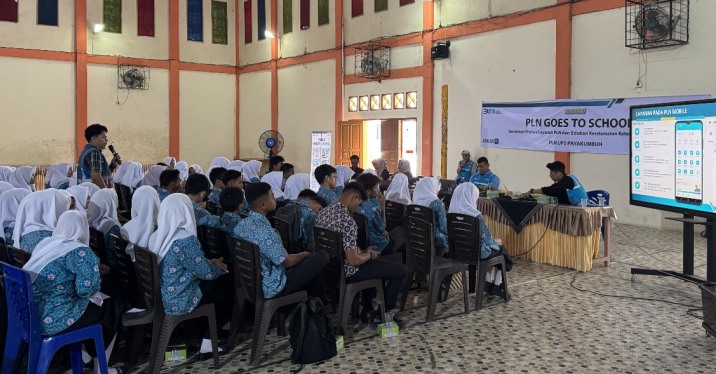 PLN Goes To School di SMA Negeri 1 Lintau Buo.