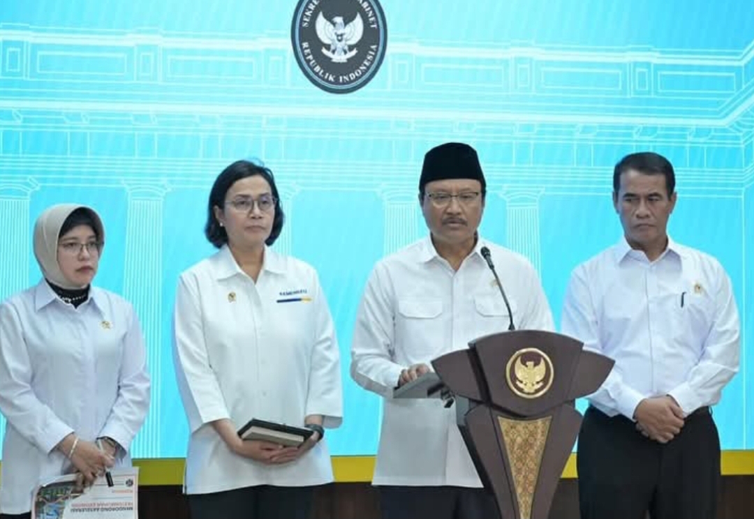 Menteri Sosial, Syaifullah Yusuf, menyampaikan keterangan pers usai Rapat Terbatas di Istana Merdeka, Jakarta, Senin, 2 Juni 2025. (Foto: BPMI Setpres)