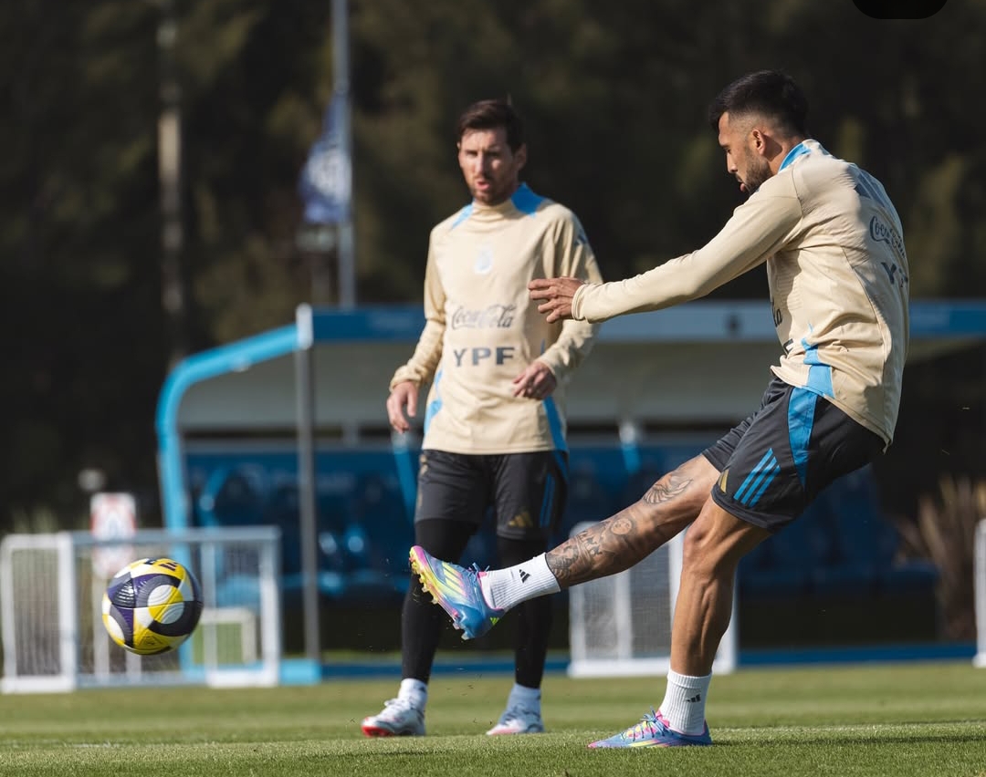 Lionel Messi latihan jelang laga Argentina vs Chile di Kualifikasi Piala Dunia 2026 zona CONMEBOL.(Foto: Instagram @afaseleccion)