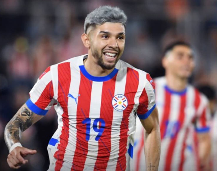 Paraguay mengalahkan Uruguay 2-0 dalam laga pekan ke-15 Kualifikasi Piala Dunia 2026 zona CONMEBOL di Estadio Defensores del Chaco, Jumat (6/6/2025).(Foto: X @FIFAWorldCup)