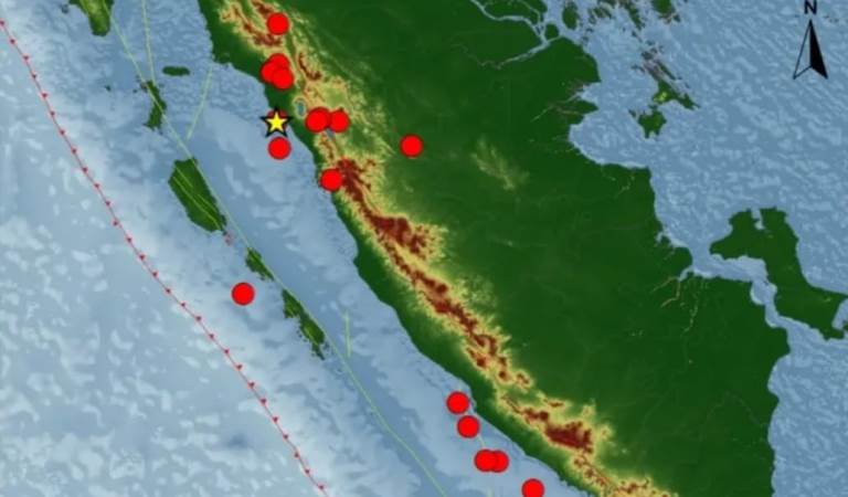 Peta titik 18 kali gempa bumi di Sumatera Barat periode 30 Mei-5 Juni 2025, satu dirasakan di Padang. (BMKG&nbsp;Padangpanjang)