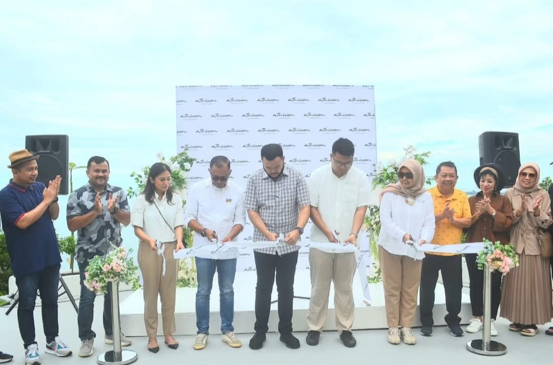 Wali Kota Padang Fadly Amran resmikan Atrium by Lighthouse, di kawasan Bukit Lampu, Kelurahan Gates Nan XX, Kecamatan Lubuk Begalung.(Foto: Prokopim)