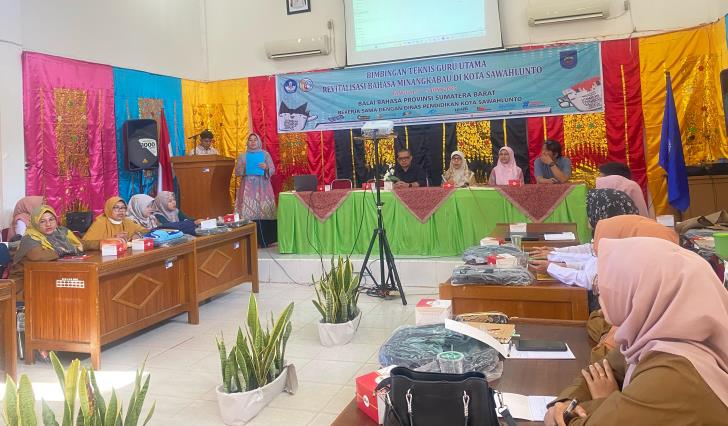 Pembukaan Bimtek Guru Utama yang digelar Balai Bahasa Sumbar di Kota Sawahlunto, Rabu (4/6/2025).