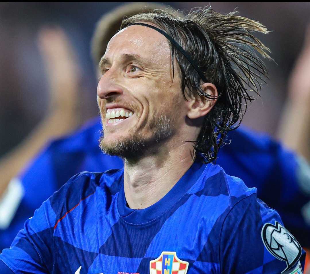 Luka Modric di usia 39 tahun mencetak gol penalti dalam kemenangan Kroasia 5-1 atas Ceko pada Kualifikasi Piala Dunia 2026 Zona Eropa Grup L, di Opus Arena. (Foto: UEFA)