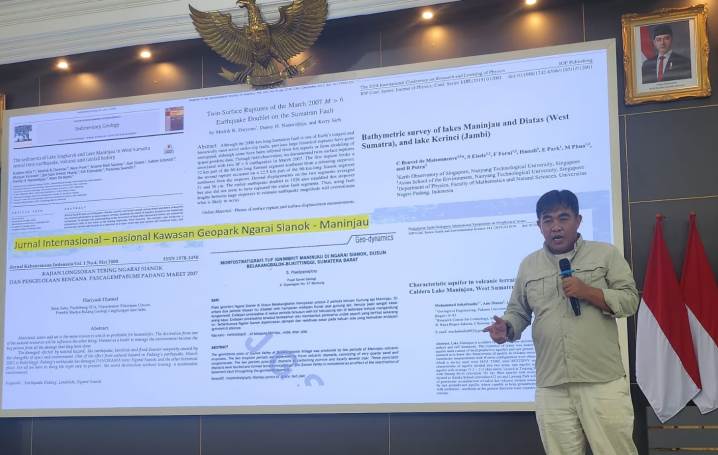 General Manager Geopark Nasional Ngarai Sianok-Maninjau, Muhammad Zuhrizul saat ekspose Geopark Nasional Ngarai Sianok-Maninjau di Auditorium Istana Gubernur Sumbar, Selasa&nbsp;(10/6/2025).