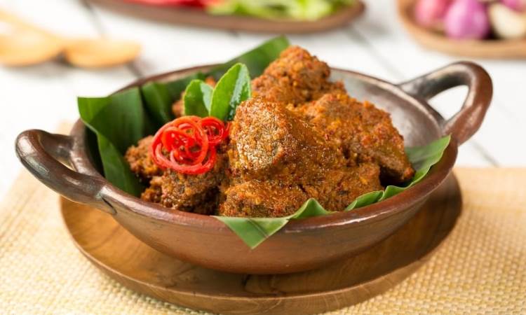 Makanan tradisional Indonesia seperti Rendang dari Sumbar. (Instagram&nbsp;Kemenpar&nbsp;RI)