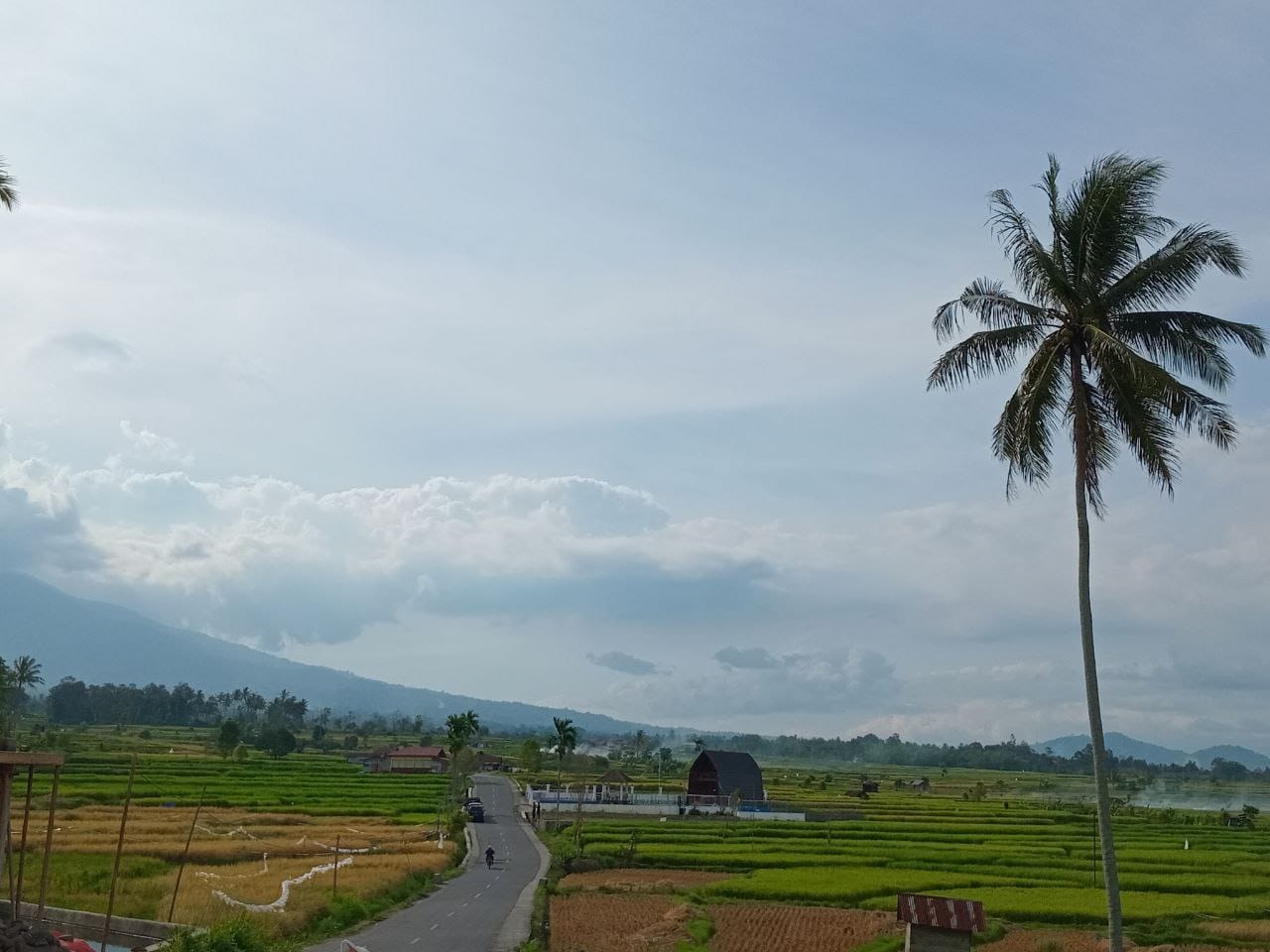 Pemandangan di kawasan Wisata  Koto Gadih, Nagari Limakaum Kecamatan Limakaum Kabupaten Tanahdatar