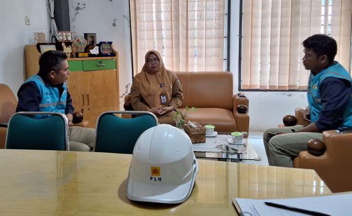 Kepala UPTD Layanan Disabilitas dan Pendidikan Inklusif Kota Padang mengunjungi PLN Unit Layanan Pelanggan (ULP) Kuranji pada Selasa (10/5/2025).