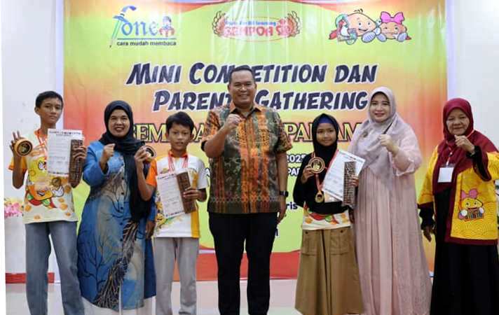 Tiga jawara Mini Competition Sempoa SIP TC Pariaman yang digelar di Aula Rumah Makan Sambalado, Minggu (15/6/2025).