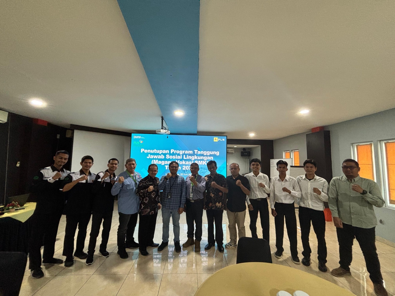 PENUTUPAN magang di PLN UPDL Padang dihadiri pihak SMKN 1 Padang dan SMKN Bukittinggi