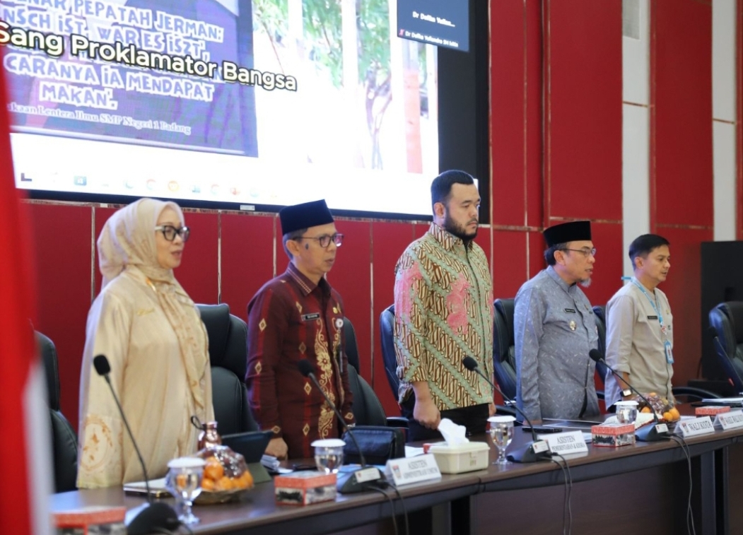 Pembukaan FGD Evaluasi 100 Hari Kinerja Pemerintah Kota Padang di Ruang Bagindo Aziz Chan, Balai Kota Aia Pacah, Jumat (20/6/2025).(Foto: Prokopim)