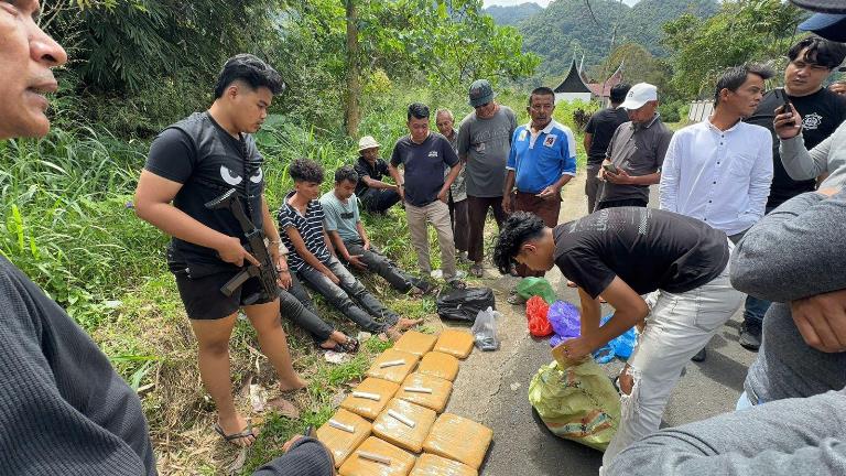 BNNP Sumbar sita 17 Kg ganja dan tangkap 3 kurir di Kabupaten Agam, Kamis (19/6/2025). (Humas&nbsp;BNNP&nbsp;Sumbar)