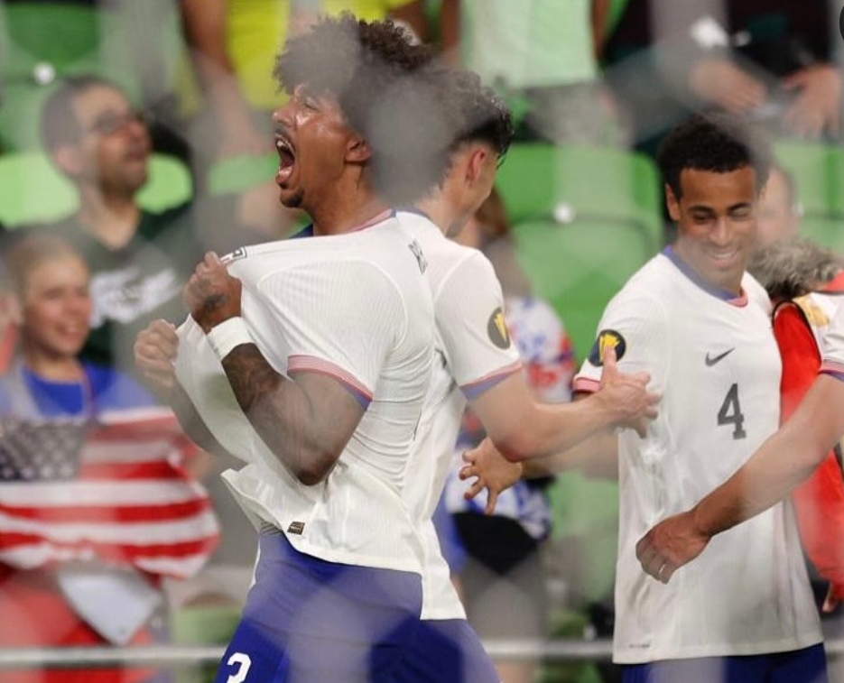 Chris Richards mencetak gol kemenangan Amerika Serikat atas Arab Saudi di Gold Cup 2025. (Foto: Instagram @eastmamba)