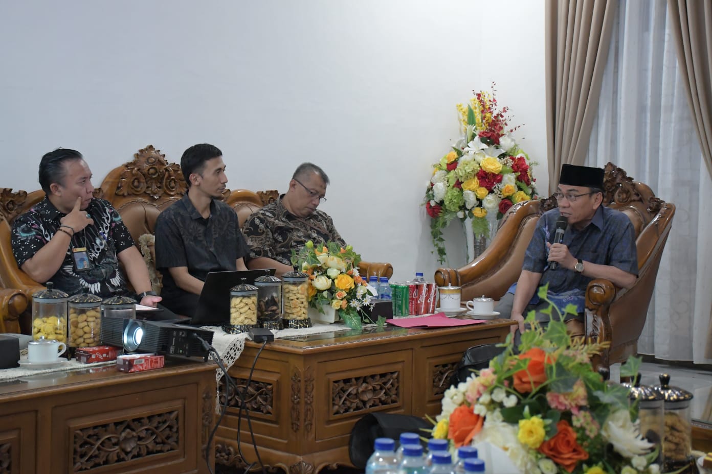 Wawako Padang Maigus Nasir menerima kunjungan tim CSR PT Semen Padang, Sabtu malam (21/6/2025).