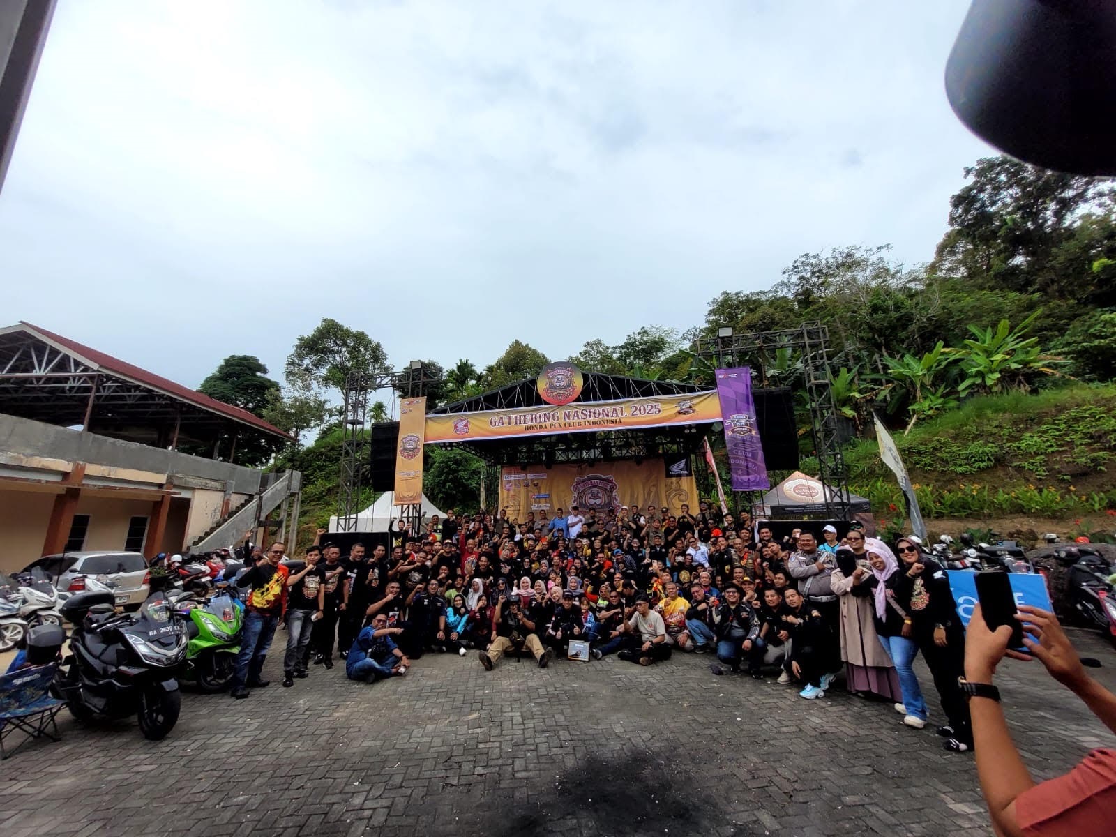 PT Hayati Pratama Mandiri (HPM) selaku main dealer Sepeda Motor Honda Sumbar bersama Komunitas Honda PCX Club Indonesia (HPCI)