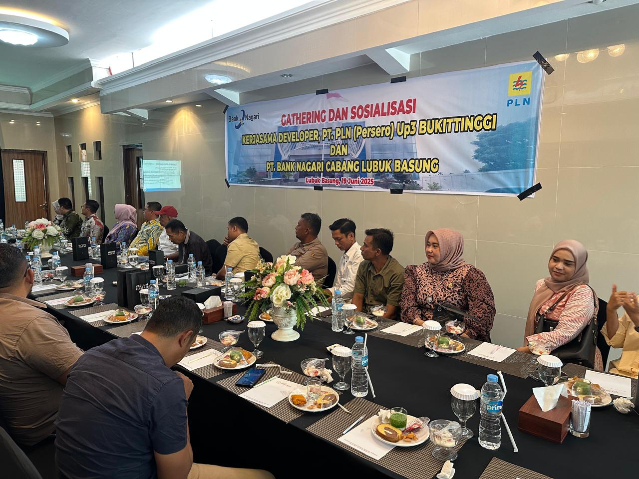PLN ULP Lubuk Basung kolaborasi dengan Bank Nagari dan pengembang perumahan untuk percepatan pembangunan hunian layak dan penyediaan listrik.