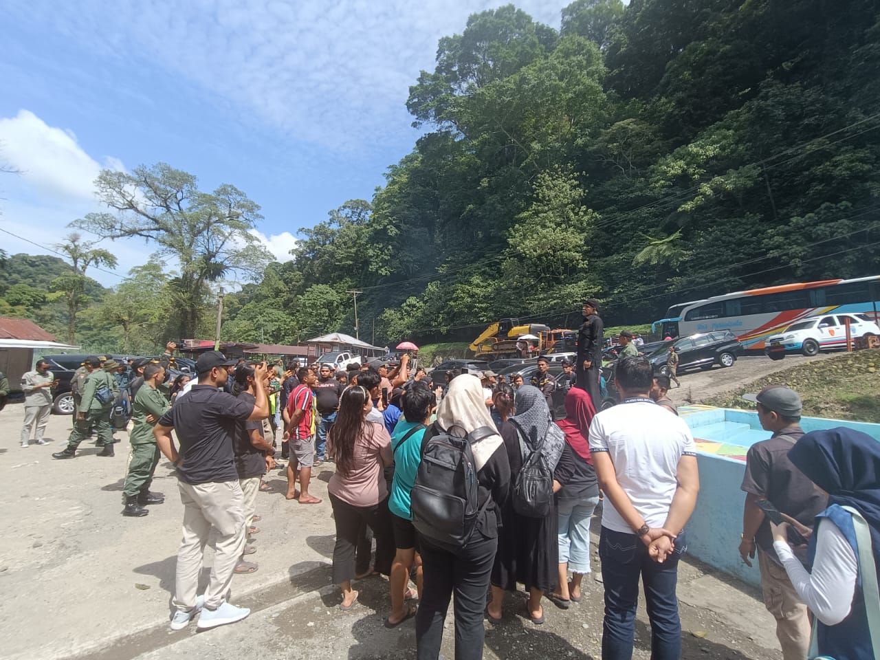 TWA Mega Mendung di kawasan Lembah Anai, Kabupaten Tanahdatar, resmi ditutup pemerintah, Rabu (25/6/2025). (Foto: Yuwardi)