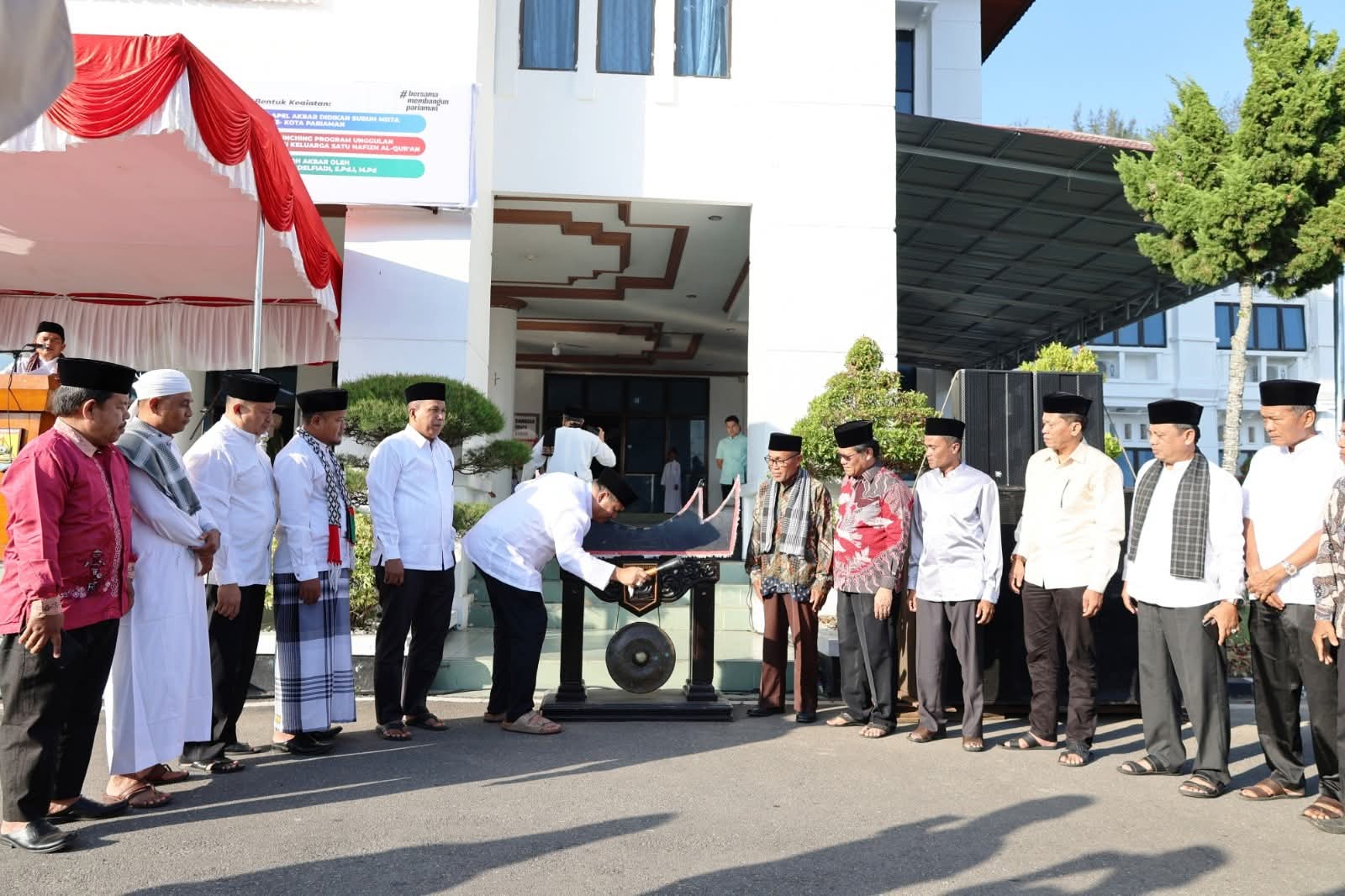 Wali Kota Pariaman Yota Balad luncurkan program Satu Rumah Satu Hafidz, targetkan lahirkan 5.000 penghafal Alquran dari setiap keluarga di Kota Pariaman.