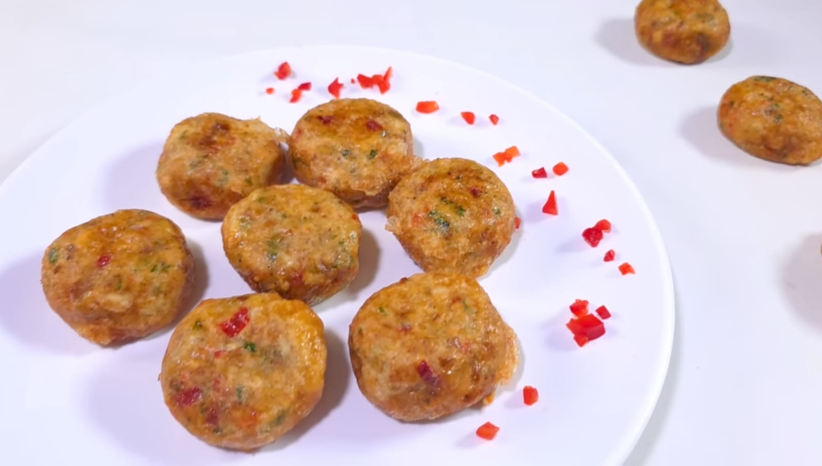 Resep perkedel ayam keju ala hotel bintang 5 yang lezat dan mewah. (YouTube Dapur&nbsp;Cantik&nbsp;Channel)