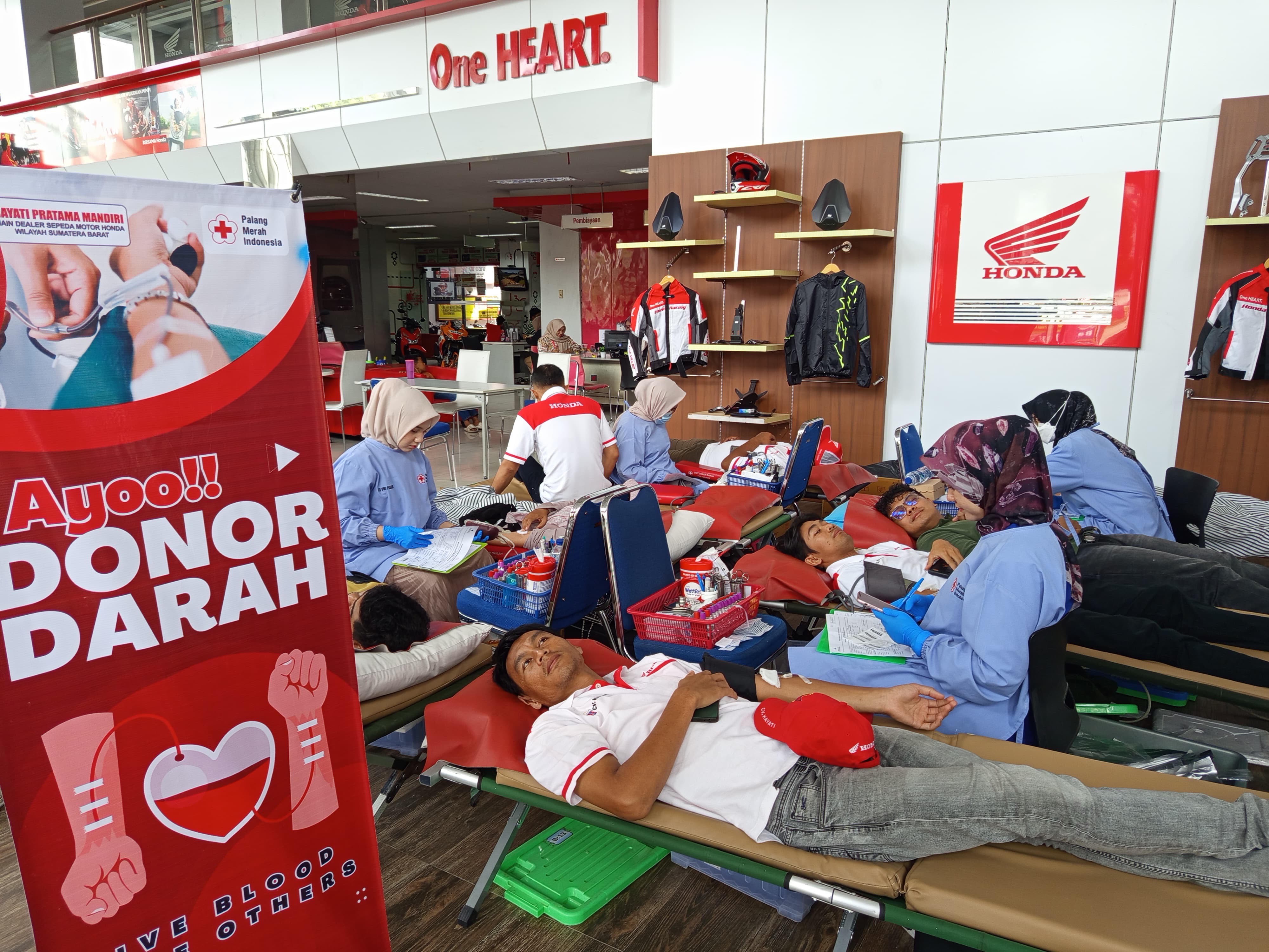 PT Hayati Pratama Mandiri (HPM) menggelar donor darah dalam rangka memperingati HUT ke-55.
