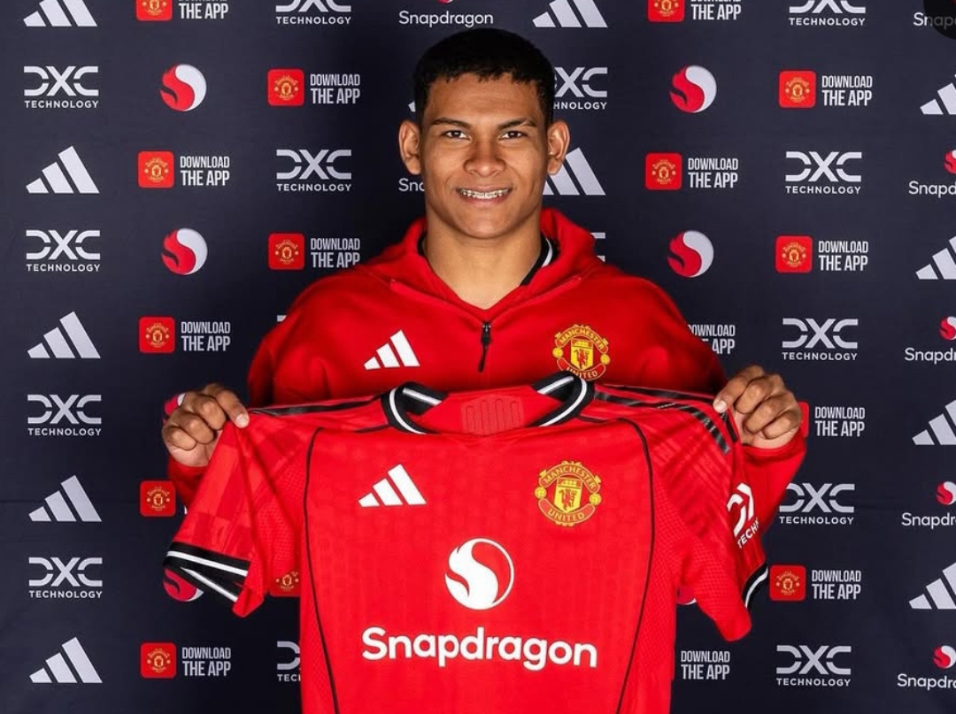 Manchester United resmi merekrut pemain muda berbakat asal Paraguay, Diego Leon. (Foto: Instagram @manchesterunited)