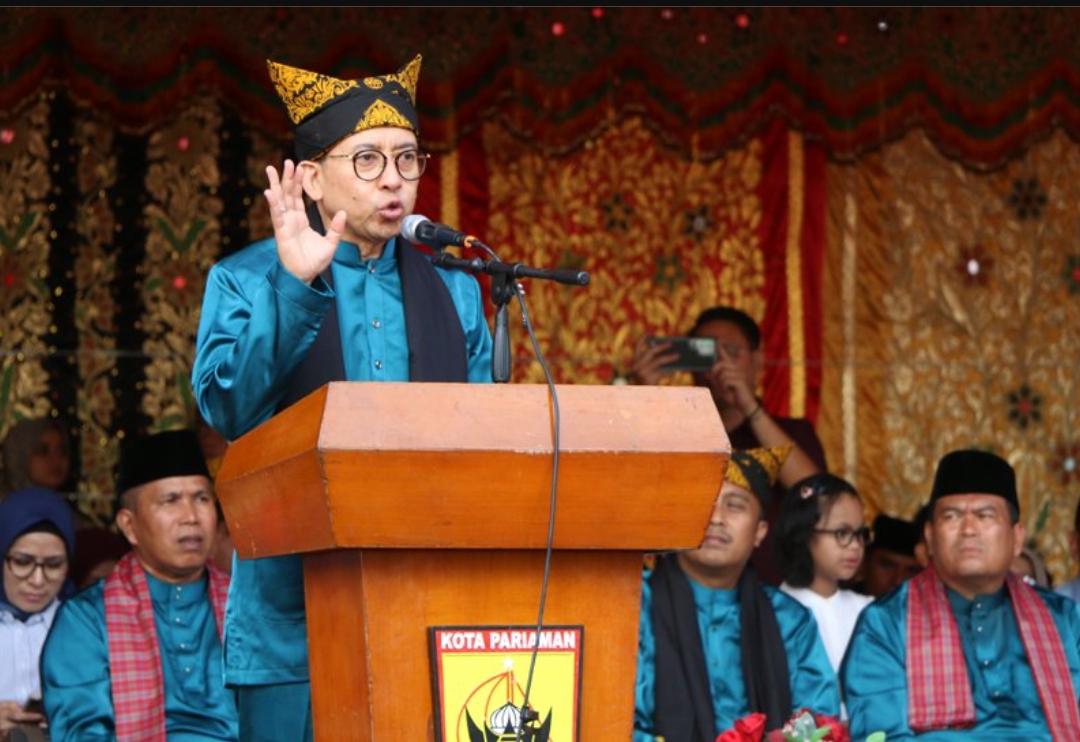 Puncak Festival Pesona Budaya Hoyak Tabuik Tahun 2025 dibuka Menteri Kebudayaan RI, Fadli Zon di Pantai Gandoriah Pariaman, Minggu (6/7/2025).(Foto: Kominfo)