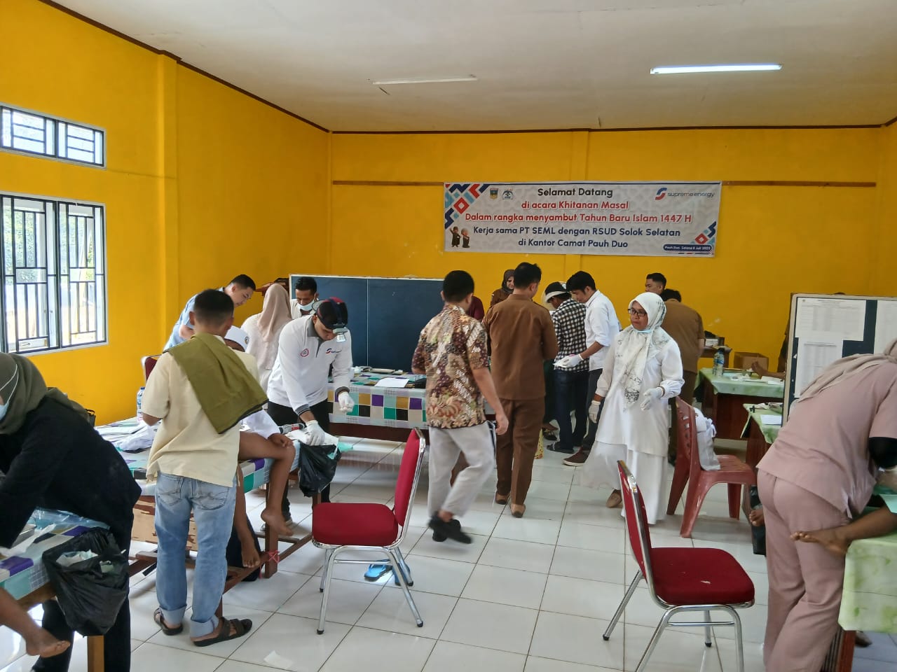 PT Supreme Energy Muara Laboh (SEML) gelar sunatan massal untuk 100 anak prasejahtera di Solok Selatan.