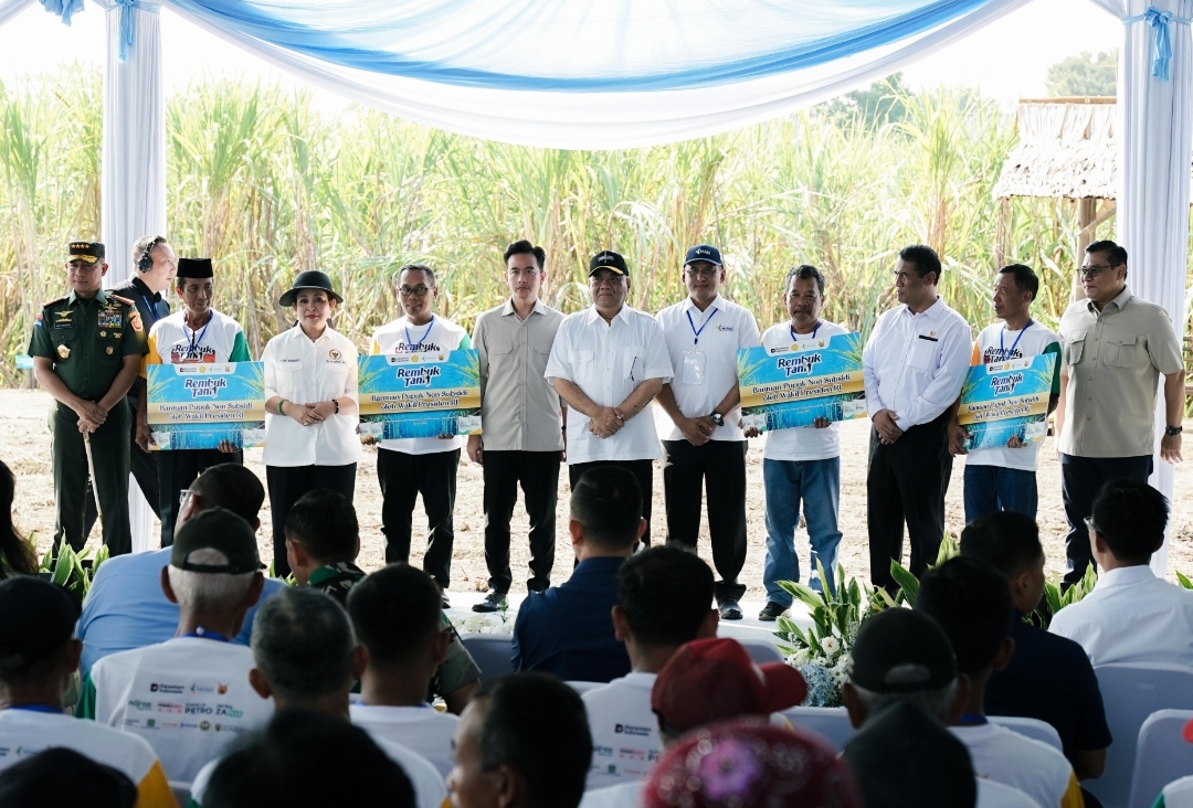 PT Pupuk Indonesia (Persero) menggelar acara Panen Tebu dan Rembuk Tani Bersama Wakil Presiden RI Gibran Rakabuming di Kabupaten Sleman, Selasa, (8/7/2025). (Foto: Corcom)