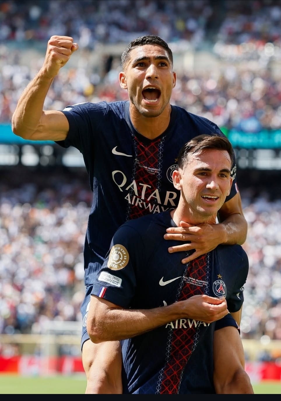 MUSIM BERSEJARAH: Dua penggawa kunci Paris Saint-Germain Achraf Hakimi (atas) dan Fabian Ruiz.(IG PSG)