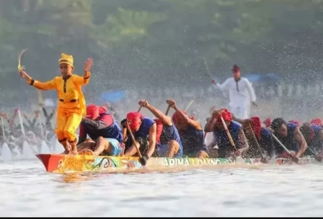 Pacu Jalur yang kini mendapat perhatian tak hanya dari masyarakat tanah air tapi juga dunia. (Foto: Dok Riaupos.co))