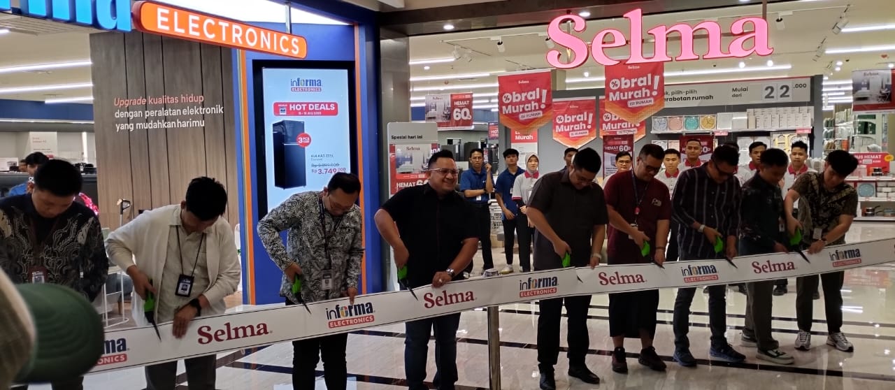 Dua merek ritel ternama dari PT Home Center Indonesia, yakni INFORMA Electronics dan SELMA, resmi membuka toko terbarunya di Jalan By Pass KM 9.5, Kuranji, Kota Padang, Jumat (11/7/2025).