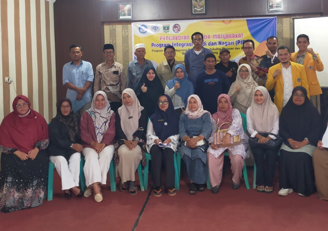 FEB UNP bersama DPMD Sumbar dan TRC gelar pengabdian masyarakat di Nagari Tanjung Haro, dorong ekonomi syariah dan pendirian BMT. (Foto: IST)