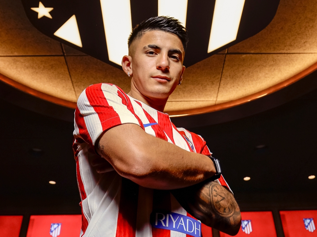 Atletico Madrid resmi mengumumkan perekrutan gelandang asal Argentina, Thiago Almada, pada Jumat (18/7/2025). (Foto: X/ Atletico Madrid)