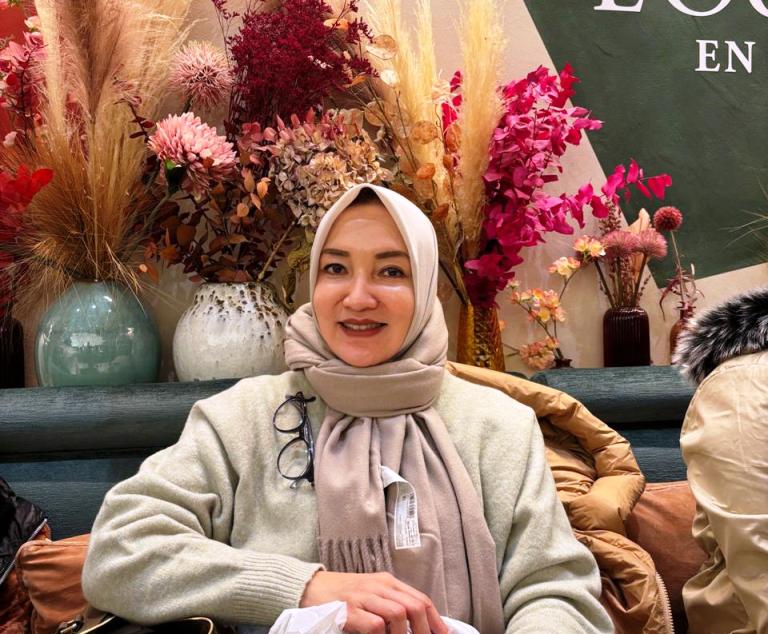 GENERASI PELANJUT: Rina Pangeran, perempuan tangguh, yang mendirikan dan mengembangkan bisnis perhotelan dengan bendera Pangeran Grup.(MHD NAZIR FAHMI/PADEK