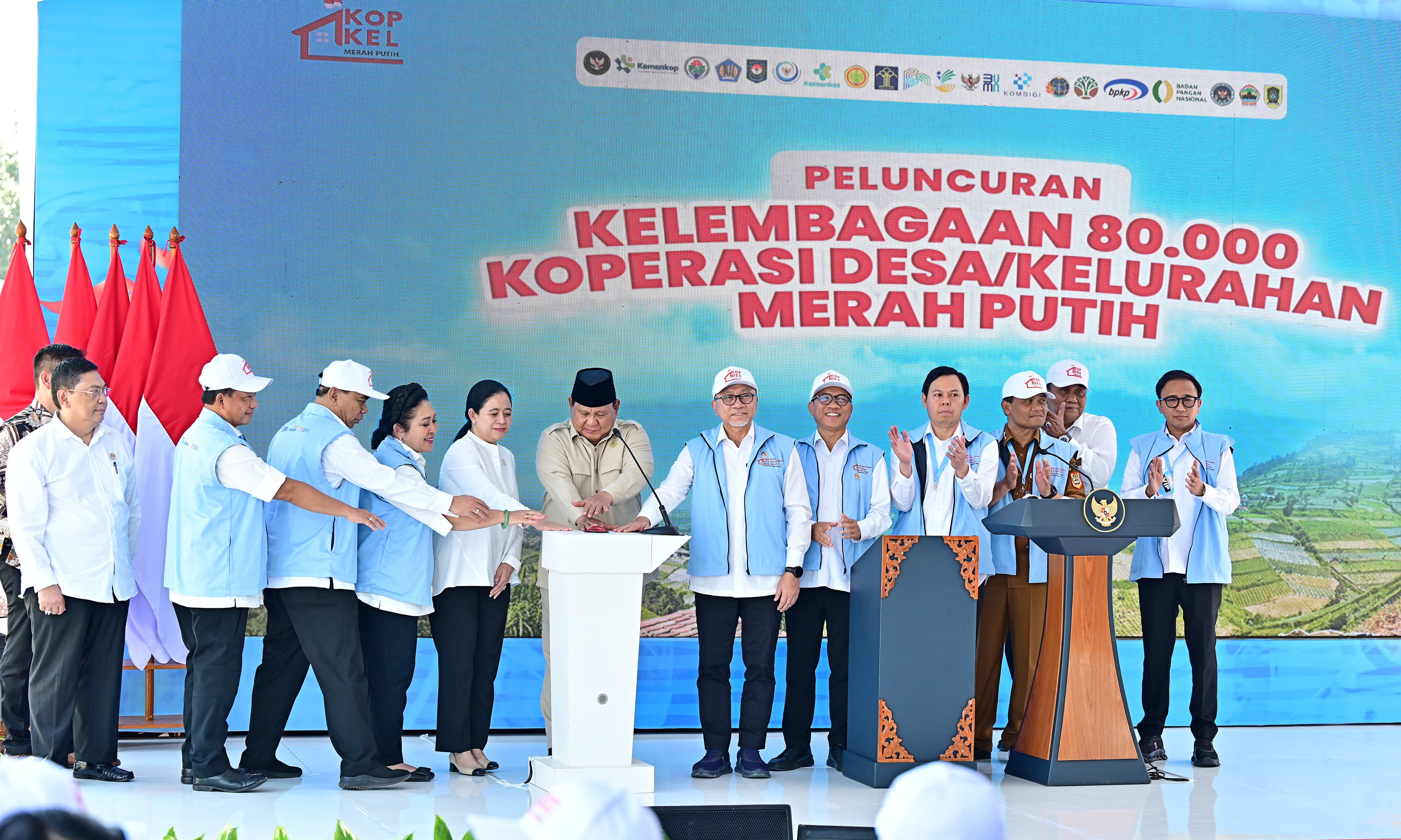 Presiden Prabowo resmikan 80.081 Koperasi Merah Putih di Klaten, dorong ekonomi rakyat lewat koperasi desa berbasis gotong royong, Senin (21/7/2025).
