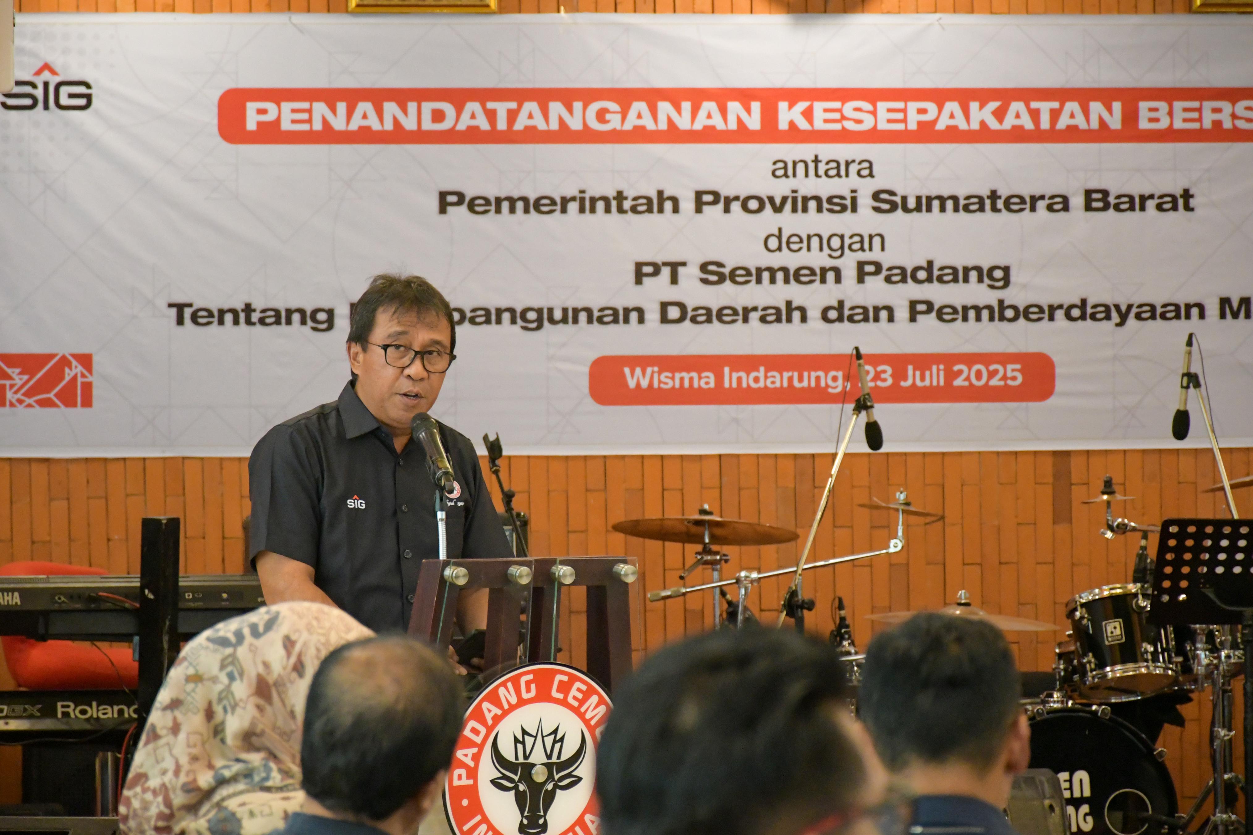 Pri Gustari Akbar.
