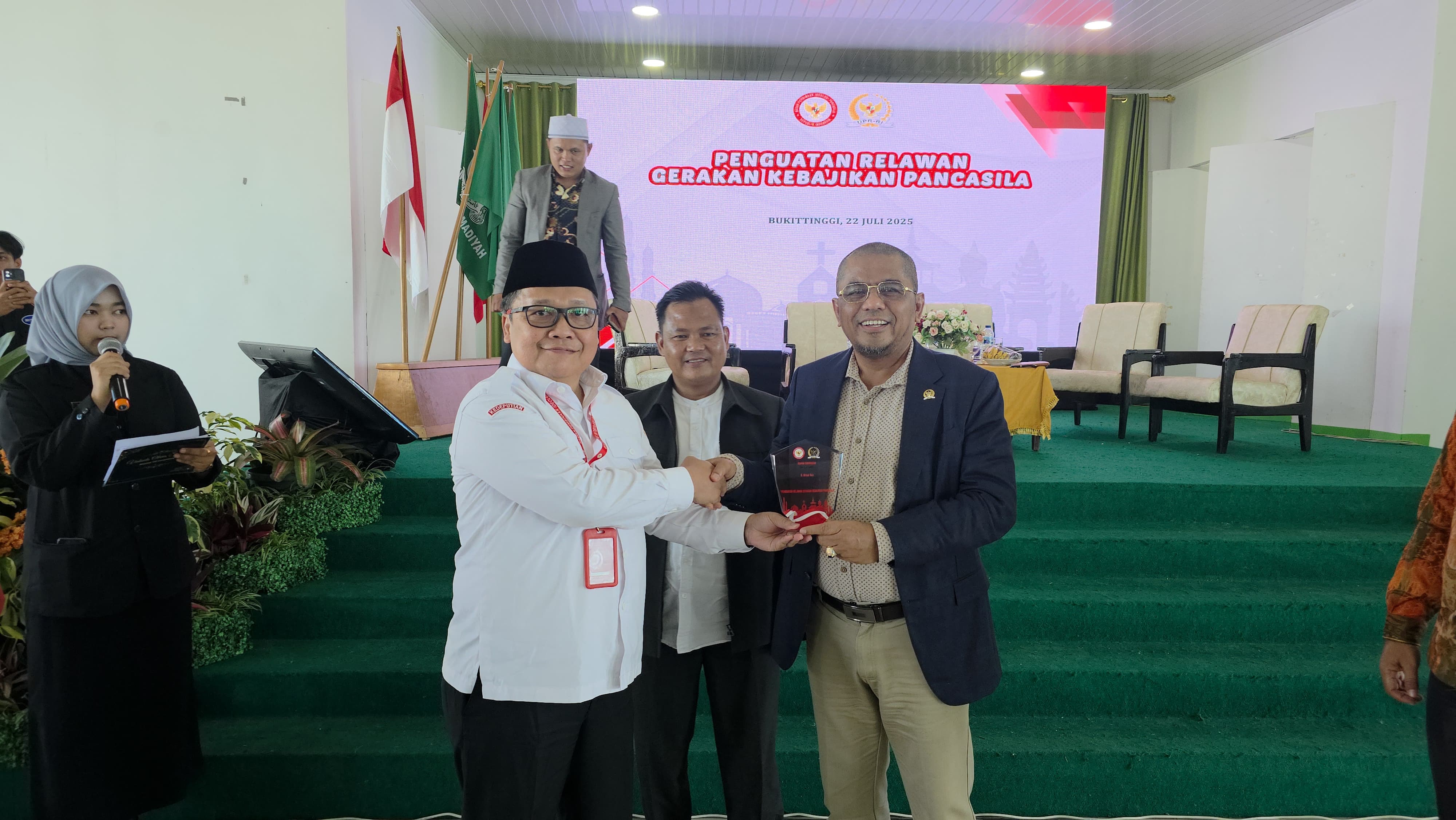 Sosialisasi Penguatan Relawan Kebajikan Pancasila yang diselenggarakan Badan Pembinaan Ideologi Pancasila (BPIP) bersama Komisi XIII DPR RI di Kota Bukittinggi.