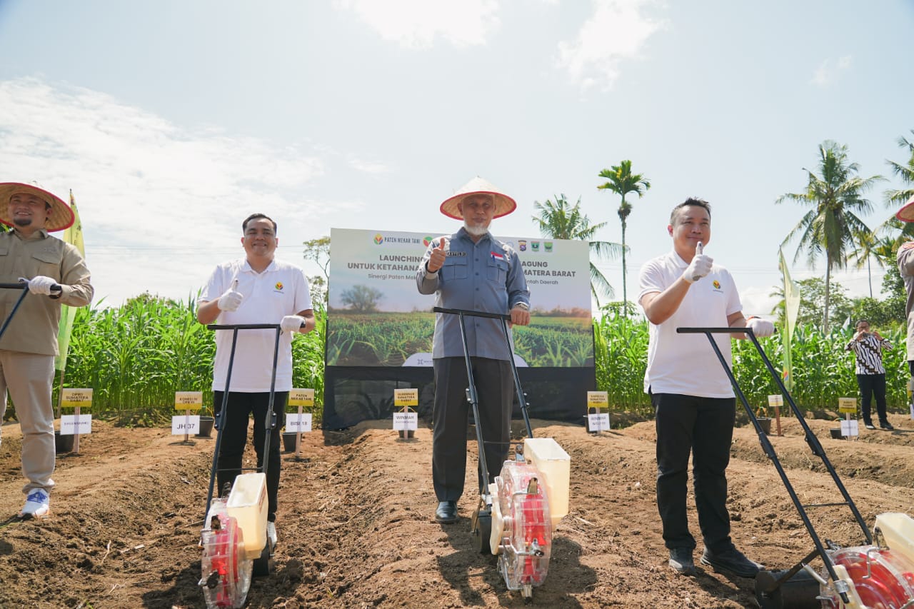 "Program Ba Jaguang di Padang wujudkan kolaborasi lintas sektor perkuat ketahanan pangan nasional, dukung petani lokal melalui pendanaan, pendampingan teknis, dan penyerapan hasil panen.