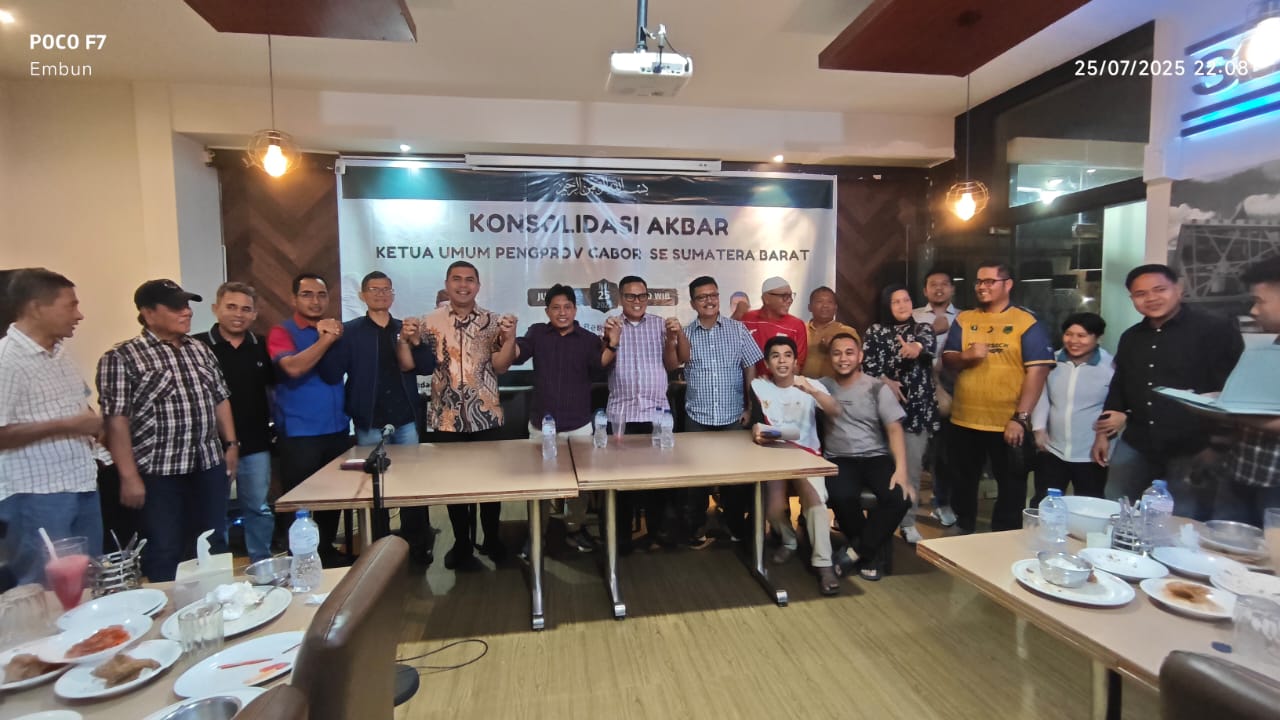 Konsolidasi akbar ketua pengprov cabor se-Sumatera Barat, Jumat (25/7/2025) malam, dukungan penuh diberikan kepada duet Hamdanus dan Anandy Dipo Pratama untuk memimpin KONI Sumbar 2025&ndash;2029.
