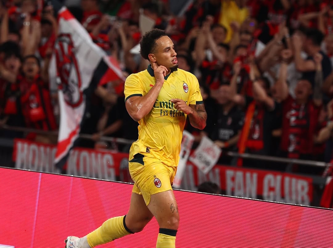 Striker AC Milan Noah Okafor mencetak dua gol ke gawang Liverpool pada pertandingan pembuka tur pramusim Asia 2025. (Foto: Instagram @acmilan)