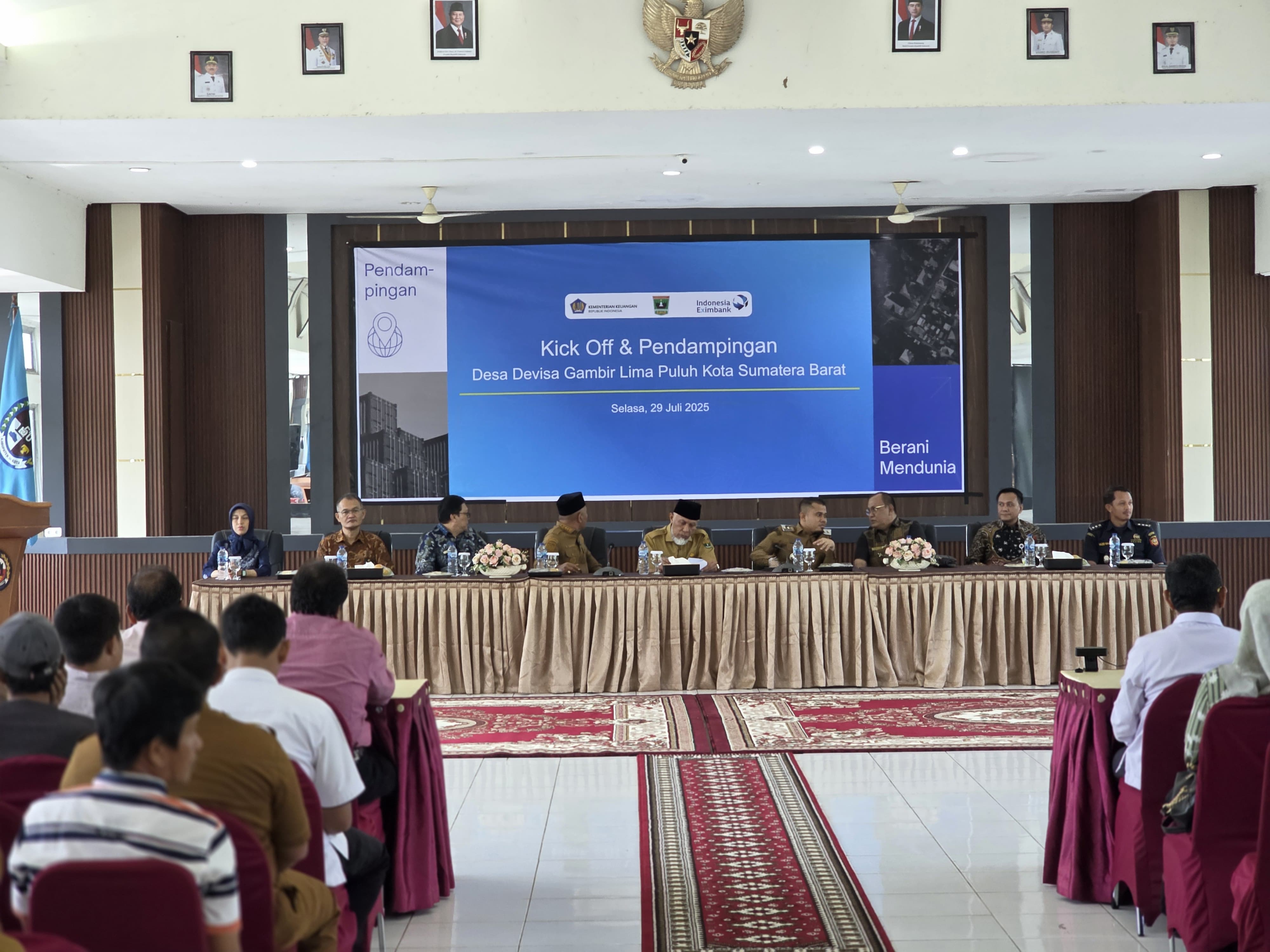 Program Pendampingan Desa Devisa dorong petani gambir Limapuluh Kota naik kelas dan perluas akses pasar ekspor berbasis potensi lokal.