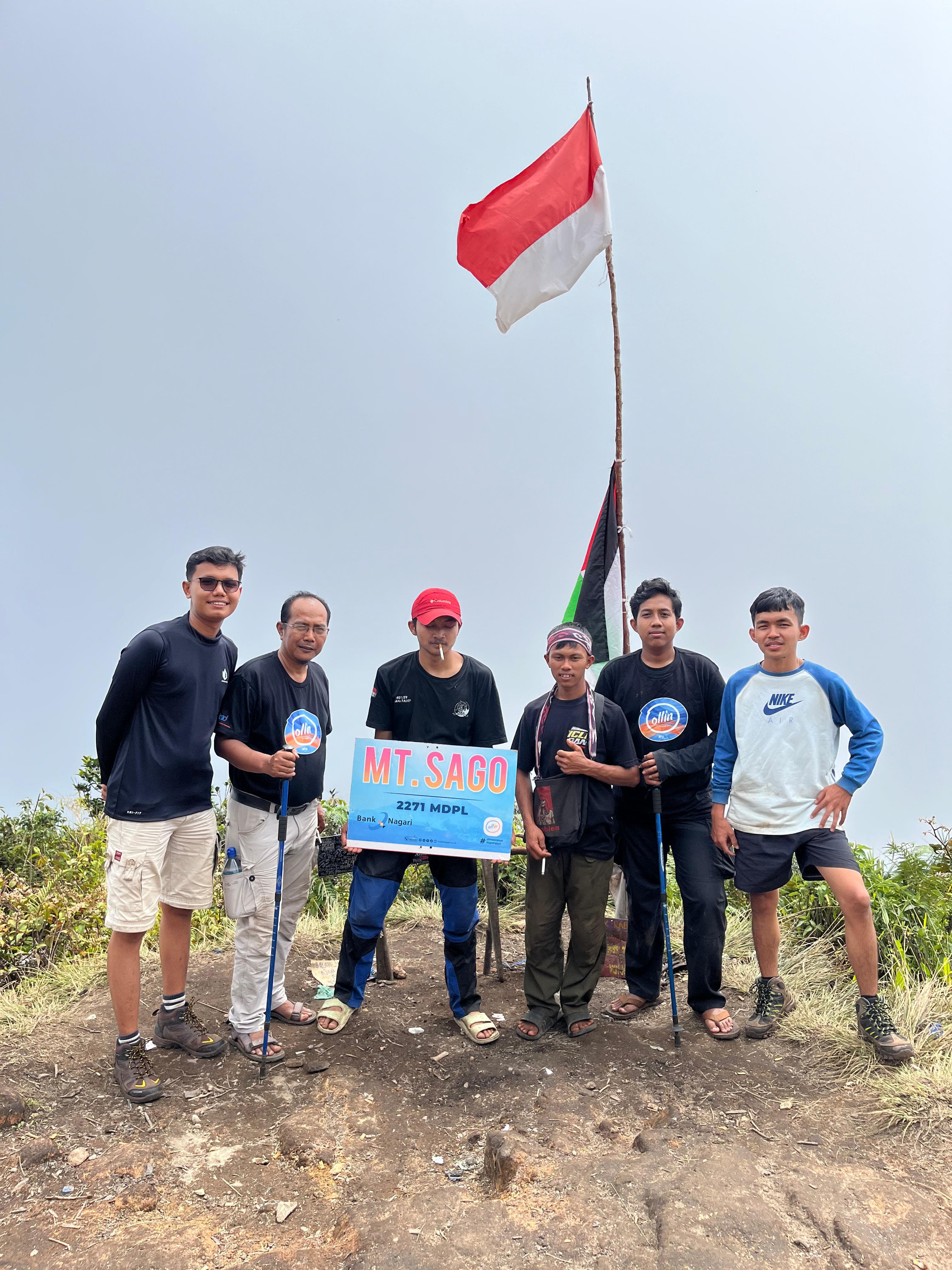 Ekspedisi ke Gunung Sago ungkap pesona Kawah Tingga, jalur pendakian menantang, dan panorama