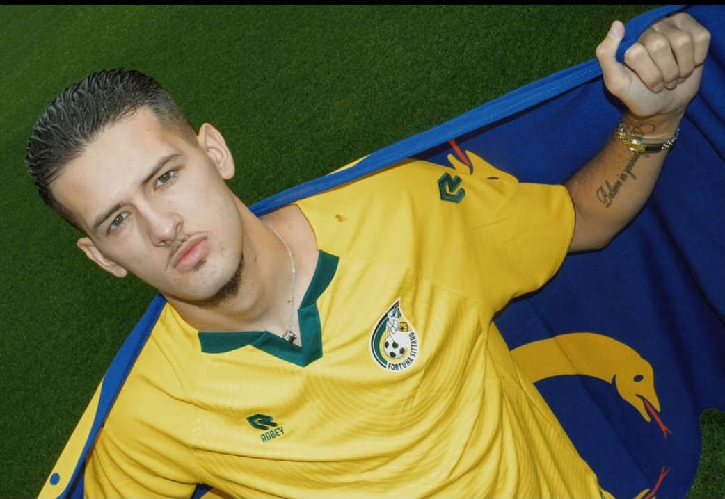 Bek Timnas Indonesia, Justin Hubner, resmi menandatangani kontrak tiga tahun bersama Fortuna Sittard. (Foto: Fortuna Sittard)