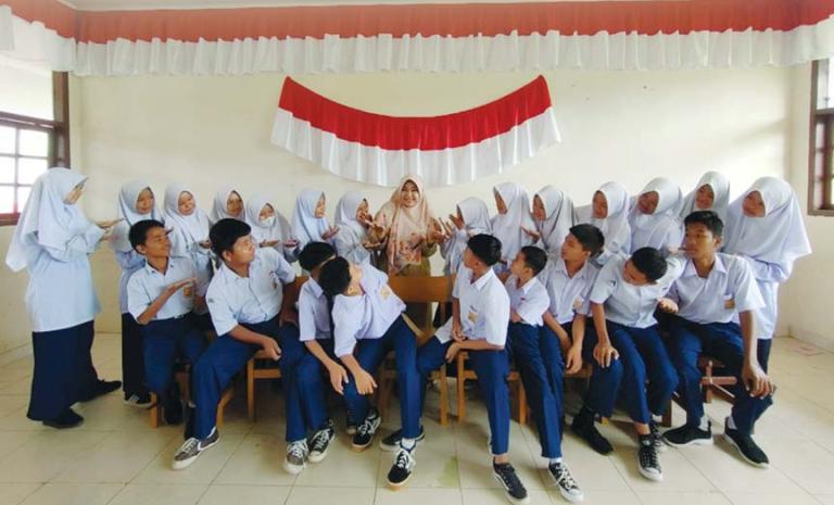Yuyud Andam Mellian, S.S. GURU SMPN 7 PAYAKUMBUH.(LAMAN GURU)
